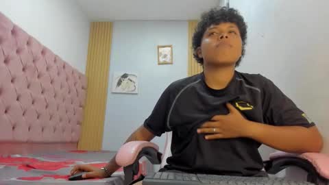 Snapshot of spiderdann_01 chatting on 03/04/26, 01:55 spiderdann_01 online show from 03/04/26, 01:55