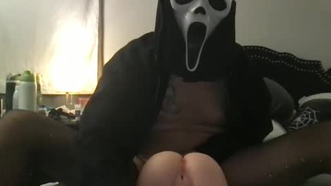 Snapshot of spiderspunk_172 chatting on 12/16/24, 01:53 Ghost Face666 online show from 12/16/24, 01:53