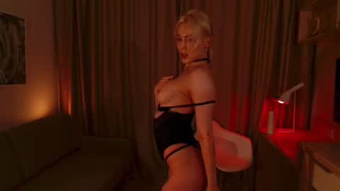 Elizabeth online show from 12/27/24, 06:42