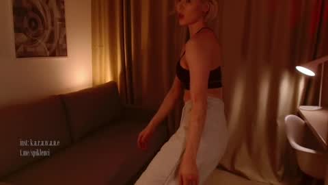 Elizabeth online show from 02/26/25, 05:50