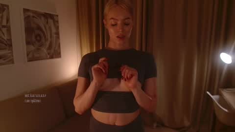 Elizabeth online show from 02/28/25, 05:26