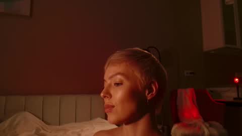 Elizabeth online show from 11/28/25, 04:53