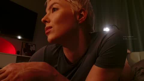 Elizabeth online show from 04/16/26, 06:19