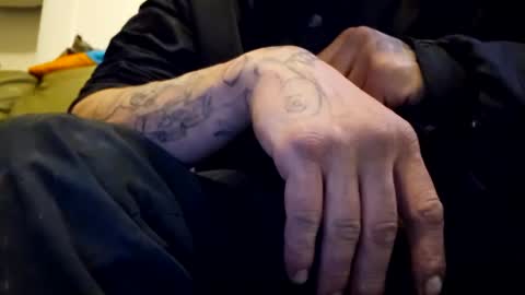 Snapshot of spitface7st907944 chatting on 12/24/24, 11:17 Lil blue devil online show from 12/24/24, 11:17