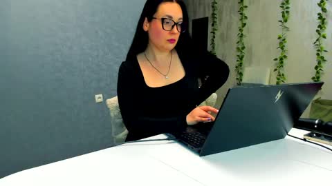 Lilith online show from 04/09/26, 05:40