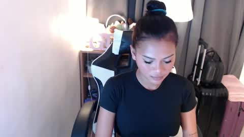 Snapshot of spoileme_babexx chatting on 02/06/25, 05:25 CALL ME RAINE online show from 02/06/25, 05:25