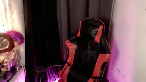 Snapshot of spoileme_babexx chatting on 03/07/25, 04:22 CALL ME RAINE online show from 03/07/25, 04:22