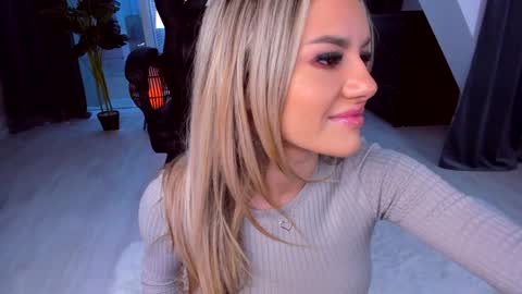 Anna online show from 12/29/24, 01:28