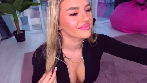 Anna online show from 11/28/25, 12:08