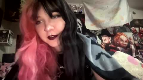 Pixie online show from 09/19/25, 02:40