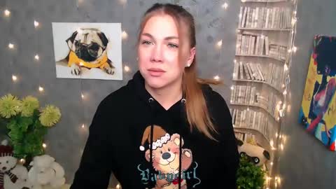 Snapshot of sport_tall_karina chatting on 12/28/24, 09:20 Karina online show from 12/28/24, 09:20