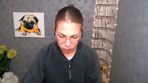 Snapshot of sport_tall_karina chatting on 01/28/25, 08:25 Karina online show from 01/28/25, 08:25