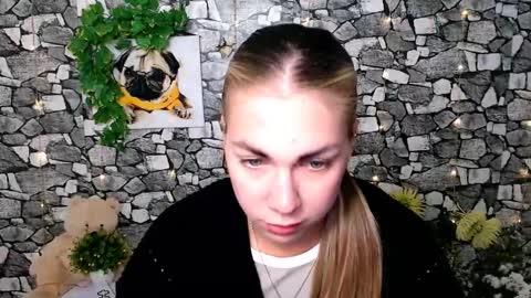 Snapshot of sport_tall_karina chatting on 10/07/25, 09:50 Karina online show from 10/07/25, 09:50