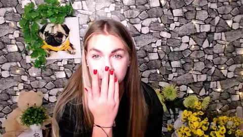 Snapshot of sport_tall_karina chatting on 10/23/25, 08:57 Karina online show from 10/23/25, 08:57