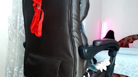 Tips are the best compliment to a woman online show from 02/14/26, 08:11