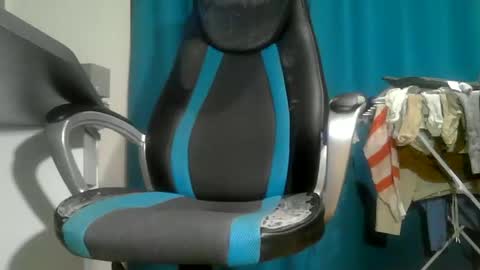 spotzi02 online show from 01/01/25, 04:39