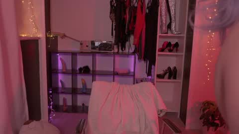 Abby online show from 01/03/25, 04:16