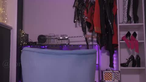 Abby online show from 03/08/25, 04:06