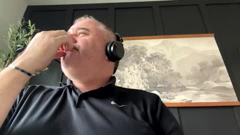 sprtsnut33 online show from 12/01/25, 07:19