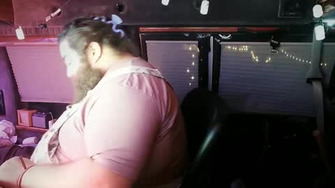 Snapshot of squeaks724 chatting on 01/28/25, 04:39 Your Pal Squeaks online show from 01/28/25, 04:39