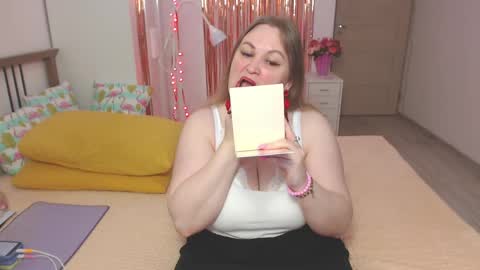  Lily  online show from 06/04/26, 09:21
