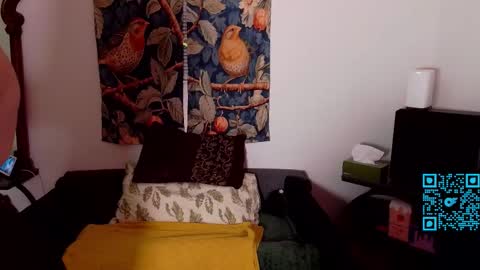 Snapshot of squrlgurl chatting on 02/11/26, 01:32 Earthling Gurl Michelle Allergy online show from 02/11/26, 01:32