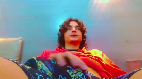 ethan online show from 11/18/25, 05:06