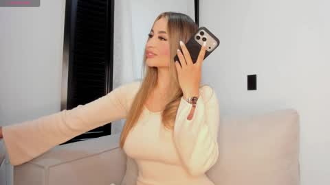Laura online show from 05/19/26, 11:38