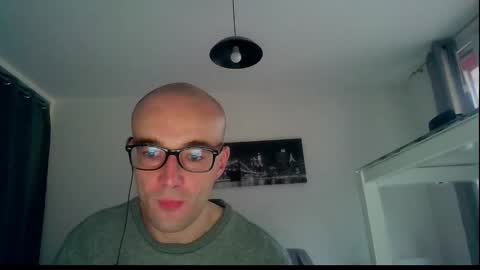 Snapshot of ssenzo chatting on 12/04/24, 07:06 ssenzo online show from 12/04/24, 07:06