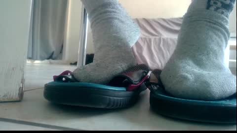 Snapshot of ssenzo chatting on 12/17/24, 08:23 ssenzo online show from 12/17/24, 08:23