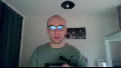 Snapshot of ssenzo chatting on 01/06/25, 07:42 ssenzo online show from 01/06/25, 07:42