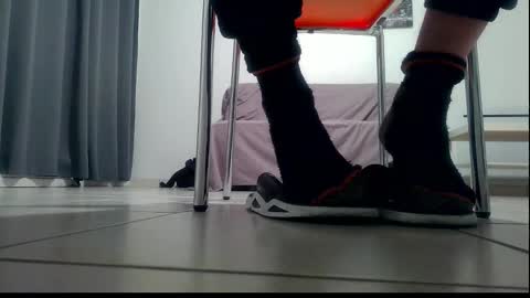 Snapshot of ssenzo chatting on 12/14/25, 09:30 ssenzo online show from 12/14/25, 09:30