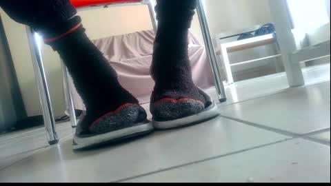 Snapshot of ssenzo chatting on 12/17/25, 08:31 ssenzo online show from 12/17/25, 08:31