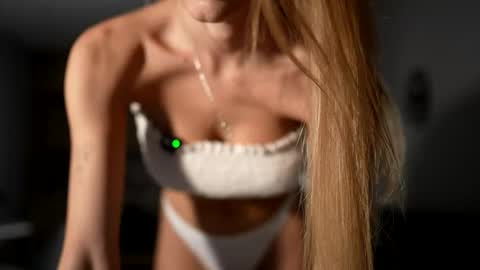 Snapshot of ssscarlett chatting on 02/13/26, 03:41 Scarlett online show from 02/13/26, 03:41