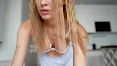 Scarlett online show from 06/25/26, 10:20