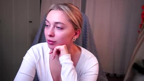 Kate online show from 11/18/25, 02:54