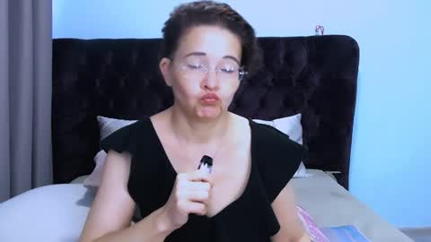 staceydarling online show from 05/09/26, 04:39