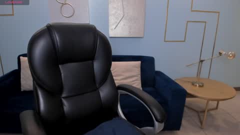 Snapshot of staceywood_ chatting on 12/03/24, 10:28 Stacy Woods online show from 12/03/24, 10:28