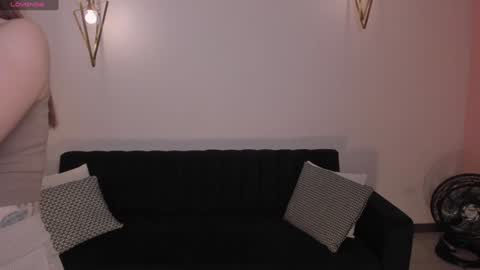 Snapshot of staceywood_ chatting on 12/05/24, 10:23 Stacy Woods online show from 12/05/24, 10:23