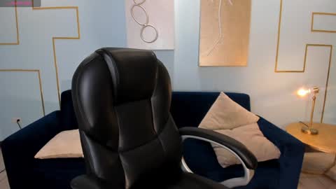 Snapshot of staceywood_ chatting on 01/04/25, 10:38 Stacy Woods online show from 01/04/25, 10:38