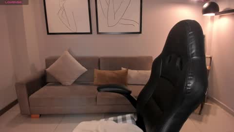 Snapshot of staceywood_ chatting on 01/15/25, 01:31 Stacy Woods online show from 01/15/25, 01:31