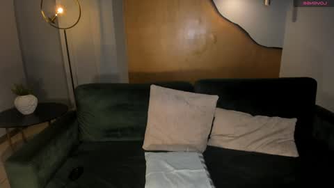 Snapshot of staceywood_ chatting on 01/17/25, 10:33 Stacy Woods online show from 01/17/25, 10:33