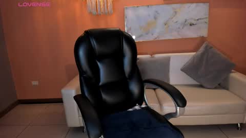 Snapshot of staceywood_ chatting on 02/19/25, 05:16 Stacy Woods online show from 02/19/25, 05:16