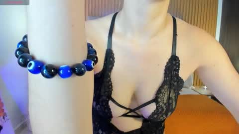 Snapshot of staceywood_ chatting on 11/20/25, 03:45 Stacy Woods online show from 11/20/25, 03:45