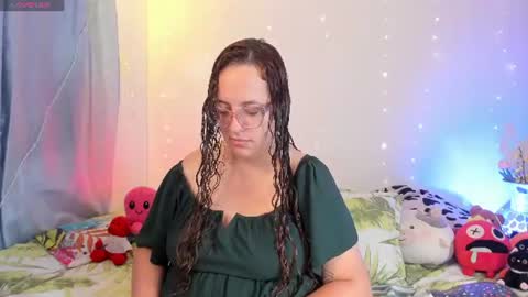 Snapshot of stacy_millerr chatting on 07/07/26, 12:42 Stacy Boobs online show from 07/07/26, 12:42