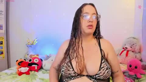 Snapshot of stacy_millerr chatting on 07/12/26, 02:19 Stacy Boobs online show from 07/12/26, 02:19