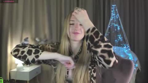 Stacy Mon Tue Wed Thu Fri Sun GMT GMT 3 1000am - 0400pm  online show from 10/03/25, 08:55