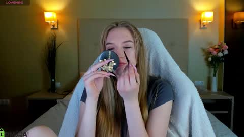 Stacy Mon Tue Wed Thu Fri Sun GMT GMT 3 1000am - 0400pm  online show from 02/19/26, 09:27