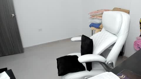 Zulma Yisset online show from 02/05/25, 02:19