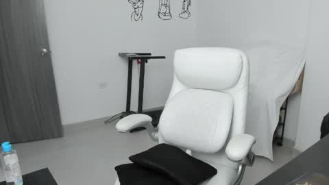 Zulma Yisset online show from 04/15/26, 02:29